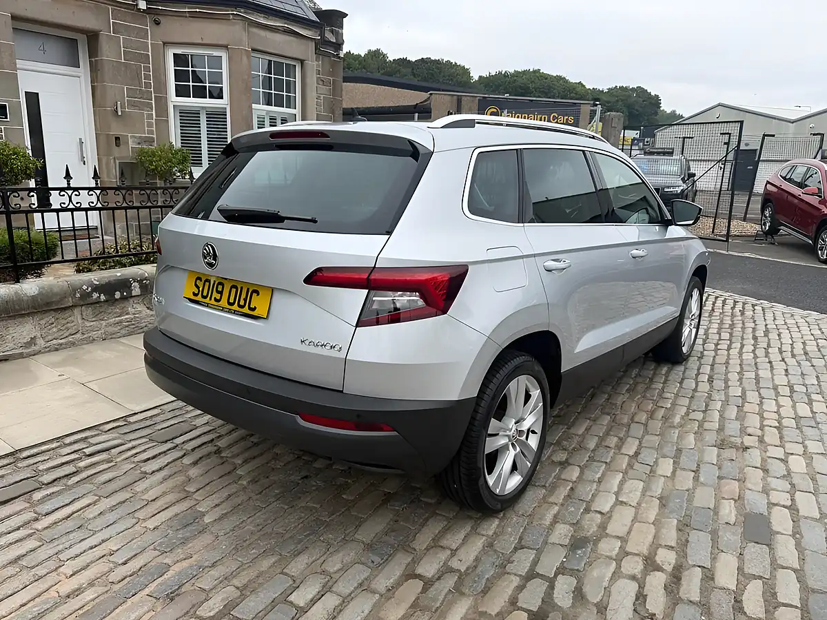 Used 2019 Skoda Karoq Se L Silver - Interior and Exterior details 4