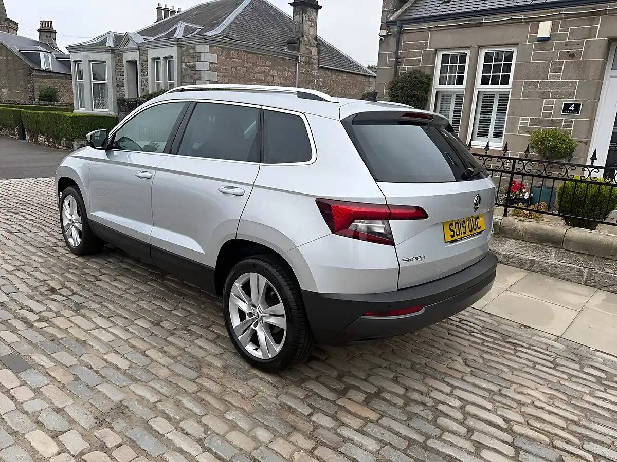 Used 2019 Skoda Karoq Se L Silver - Interior and Exterior details 8