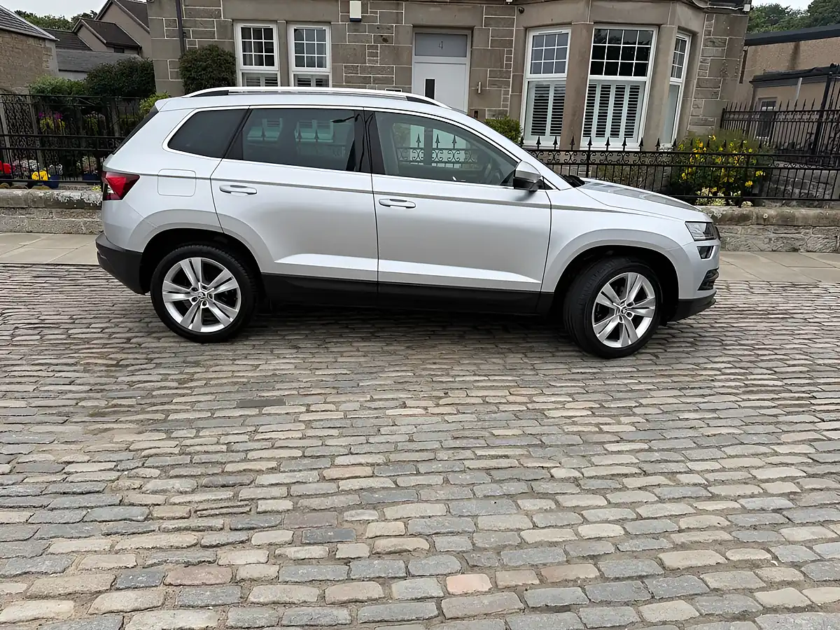 Used 2019 Skoda Karoq Se L Silver - Interior and Exterior details 9