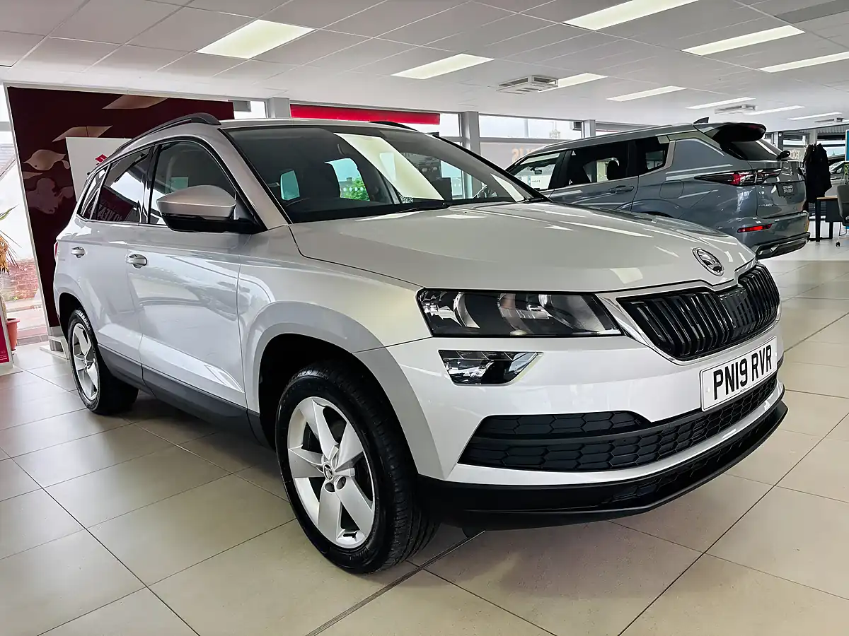 Used 2019 Skoda Karoq Se Silver - Front View
