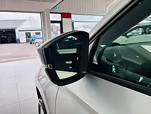 Used 2019 Skoda Karoq Se Silver - Interior and Exterior details 14
