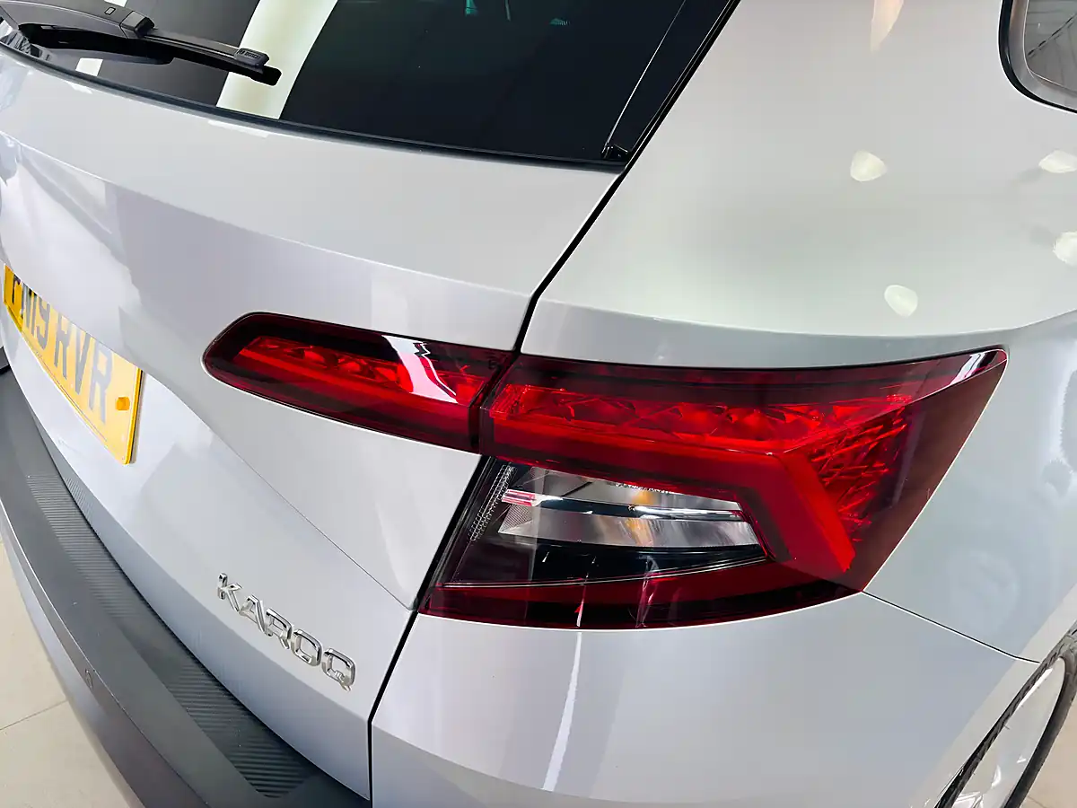Used 2019 Skoda Karoq Se Silver - Interior and Exterior details 19