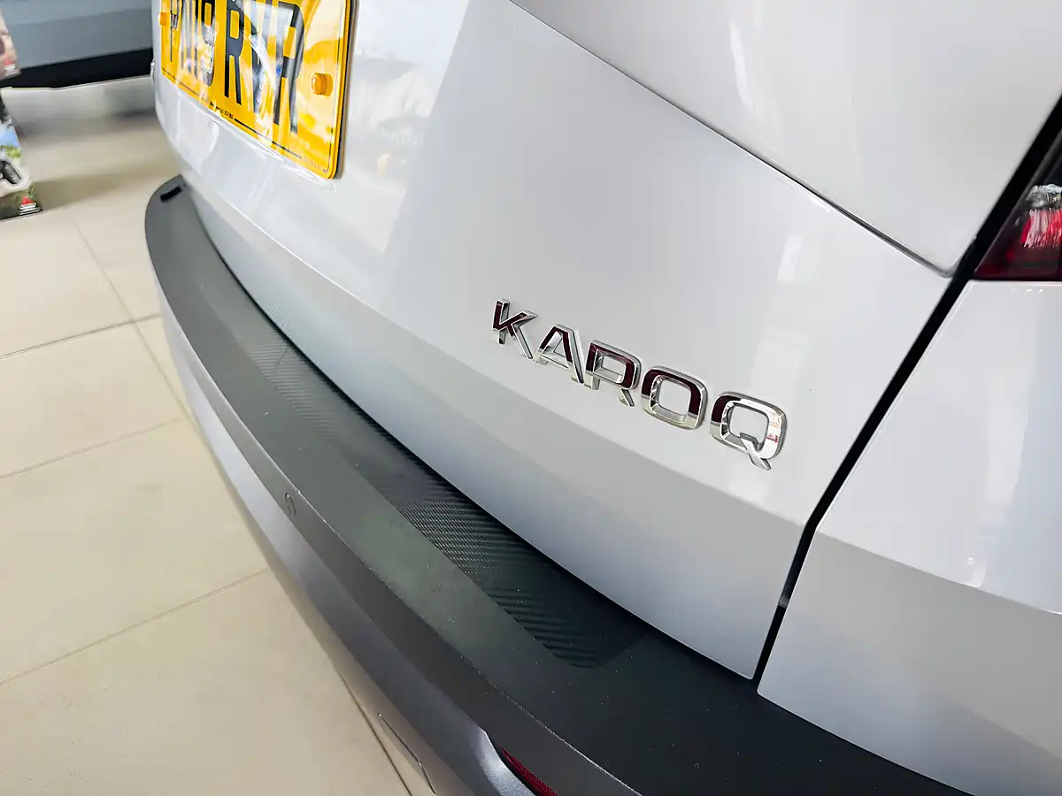 Used 2019 Skoda Karoq Se Silver - Interior and Exterior details 20