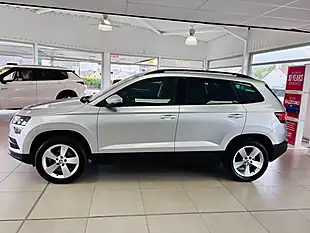 Used 2019 Skoda Karoq Se Silver - Interior and Exterior details 6