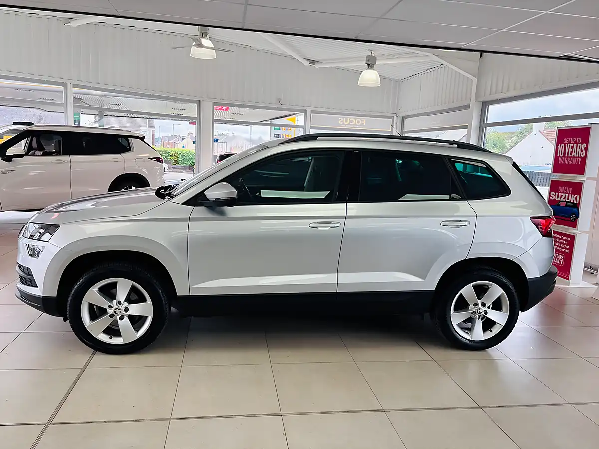 Used 2019 Skoda Karoq Se Silver - Interior and Exterior details 6