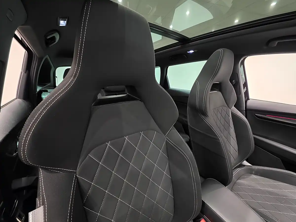 Used 2019 Skoda Karoq Sportline Black - Interior and Exterior details 10