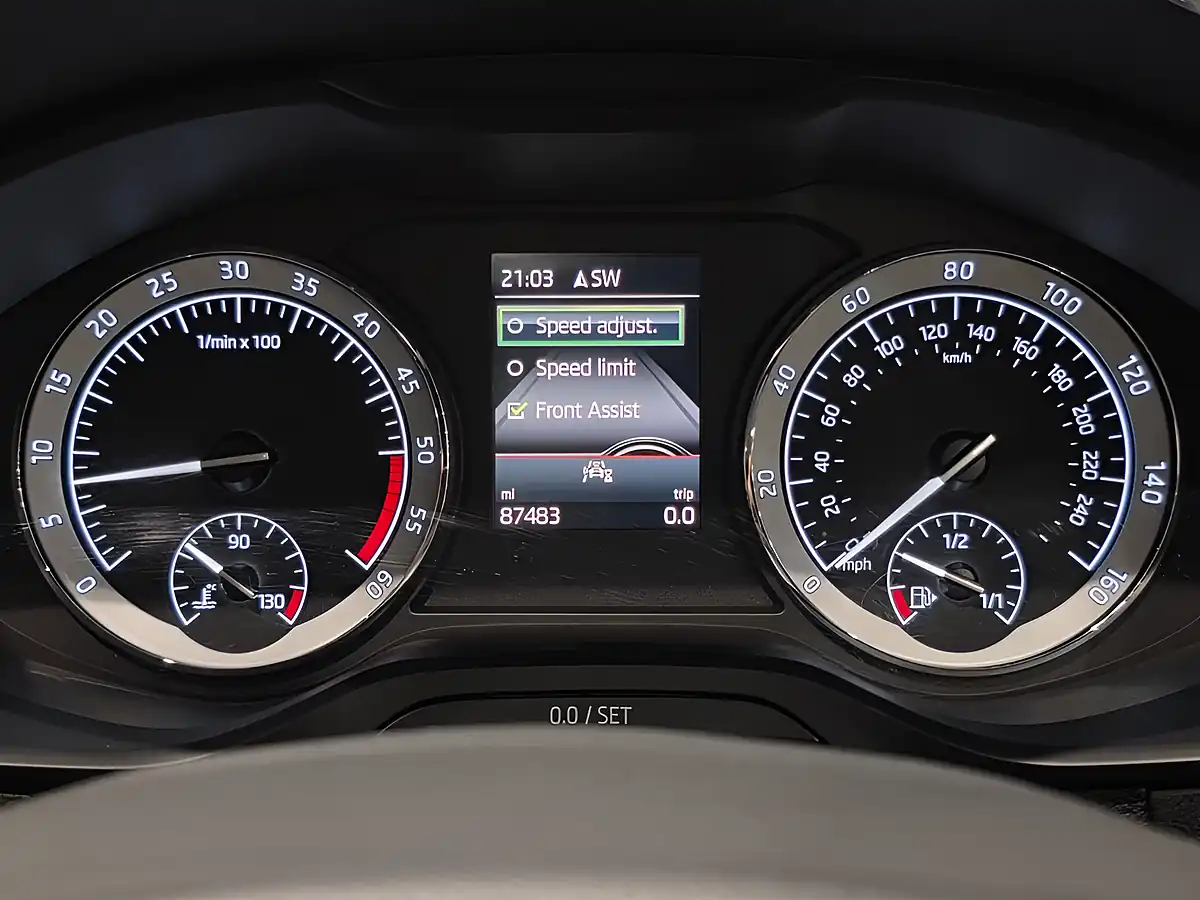Used 2019 Skoda Karoq Sportline Black - Interior and Exterior details 20