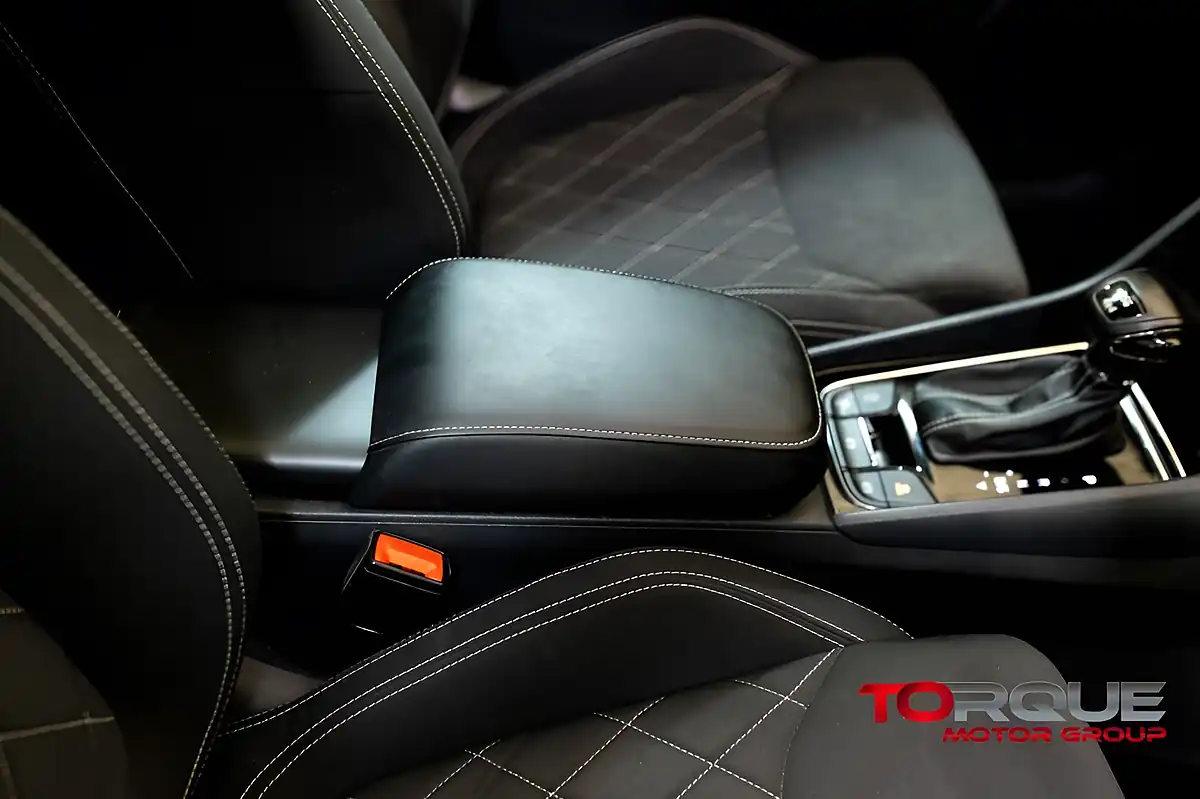 Used 2019 Skoda Karoq Sportline Black - Interior and Exterior details 18