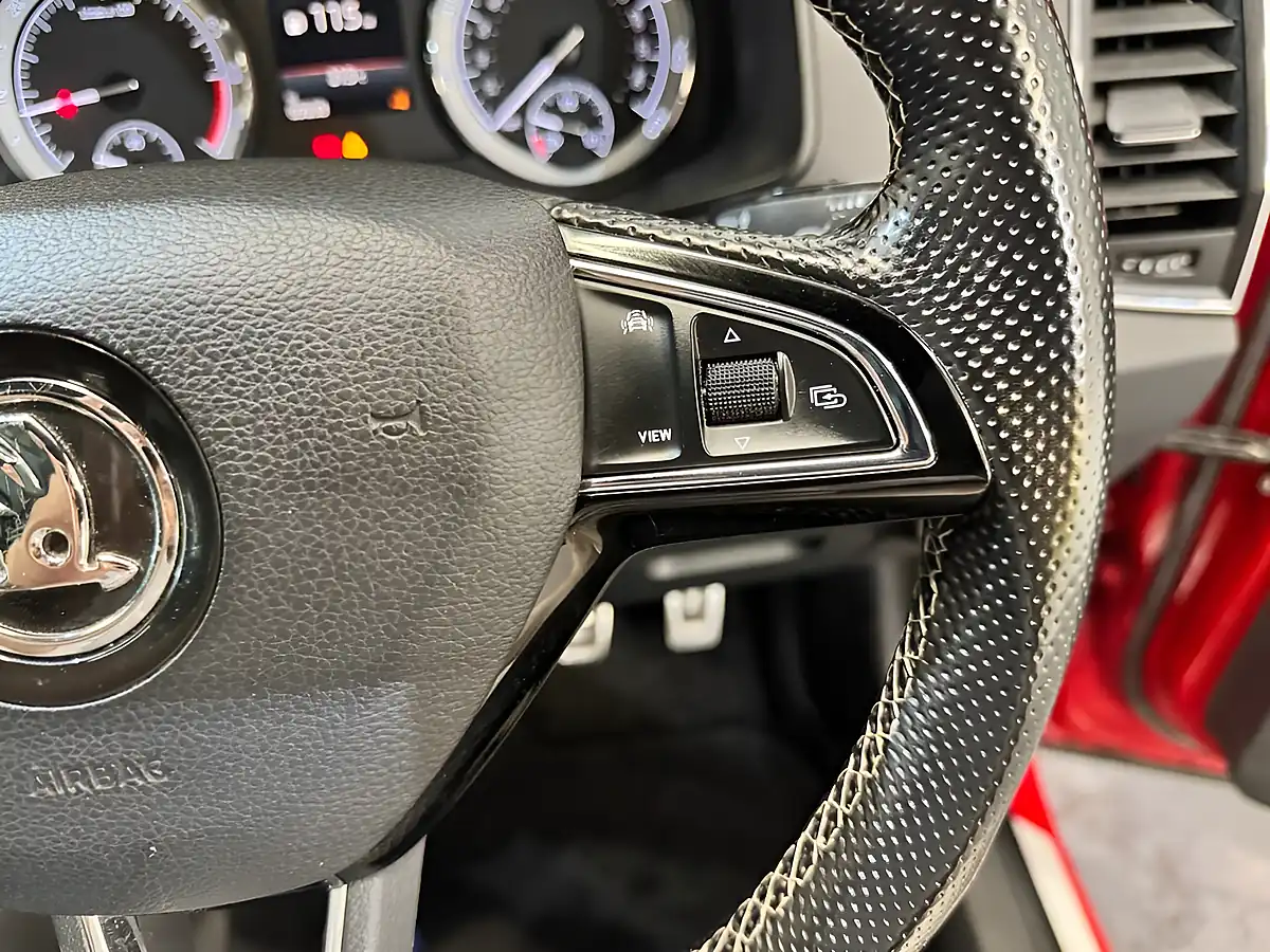 Used 2019 Skoda Karoq Sportline Red - Interior and Exterior details 12