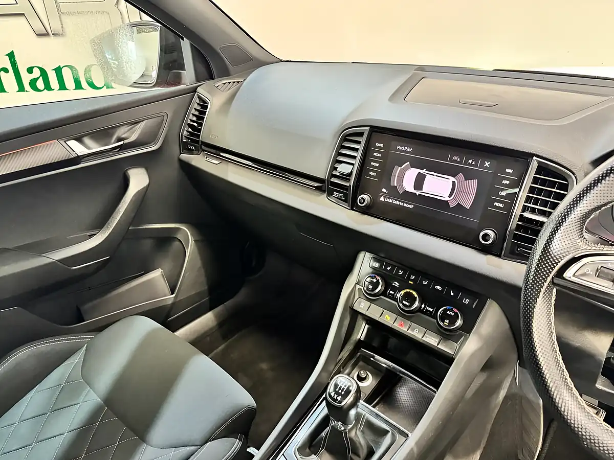 Used 2019 Skoda Karoq Sportline Red - Interior and Exterior details 13