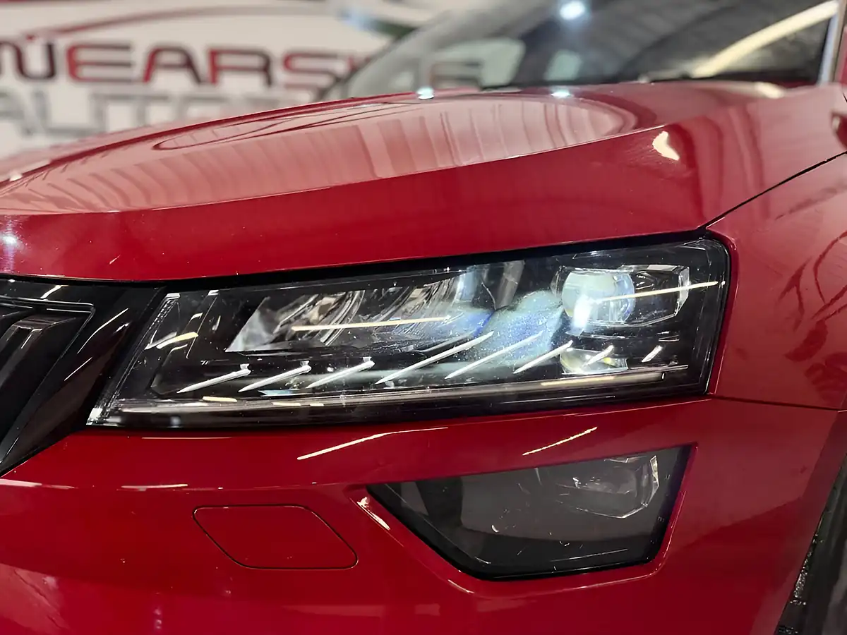Used 2019 Skoda Karoq Sportline Red - Interior and Exterior details 4