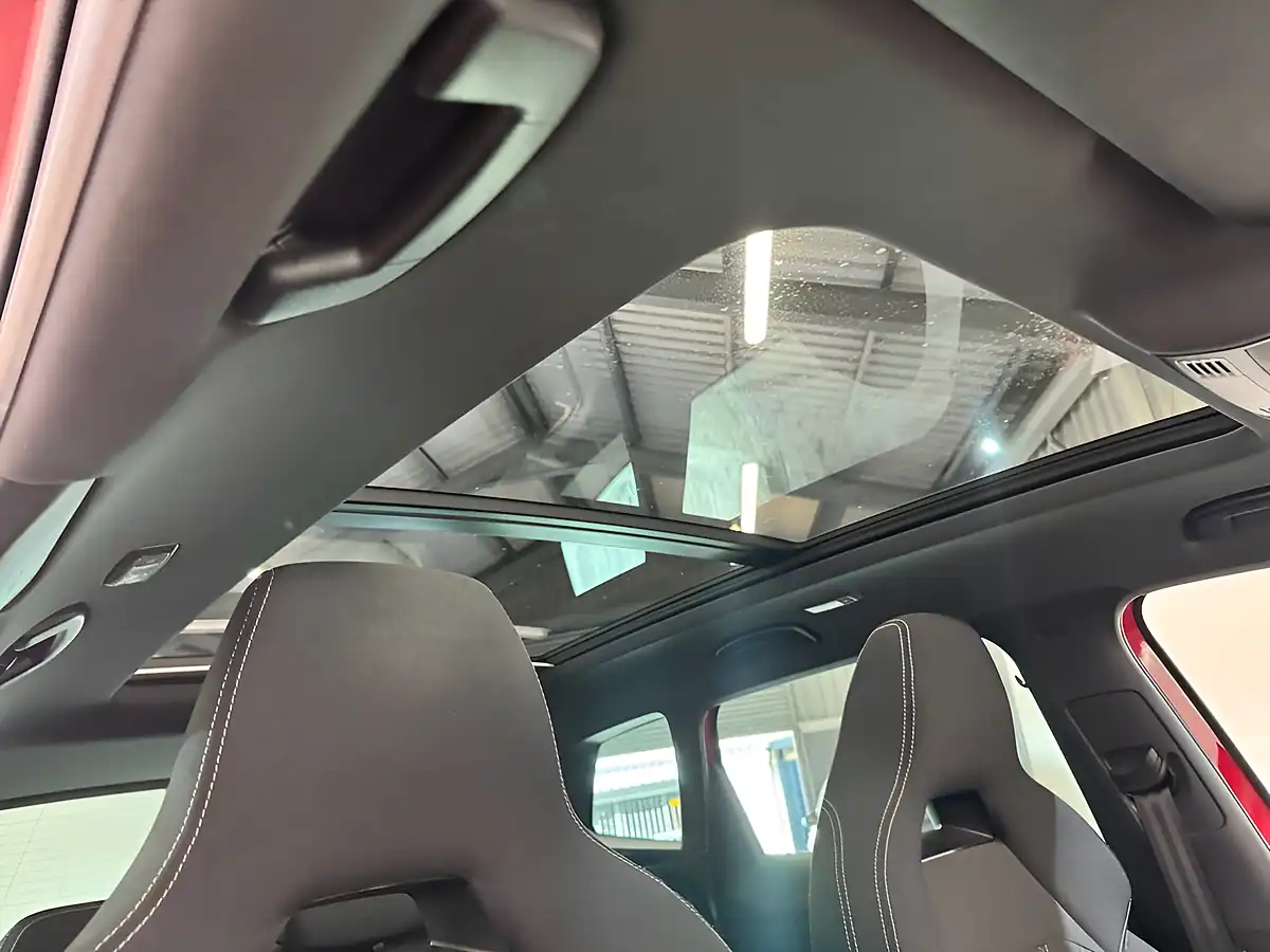 Used 2019 Skoda Karoq Sportline Red - Interior and Exterior details 8