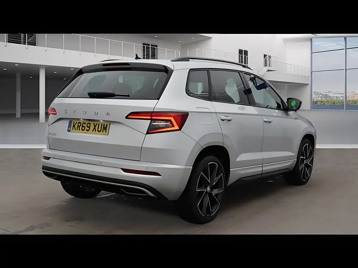 Used 2019 Skoda Karoq Sportline Silver - Interior and Exterior details 4