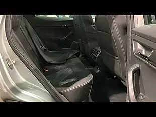 Used 2019 Skoda Karoq Sportline Silver - Interior and Exterior details 6