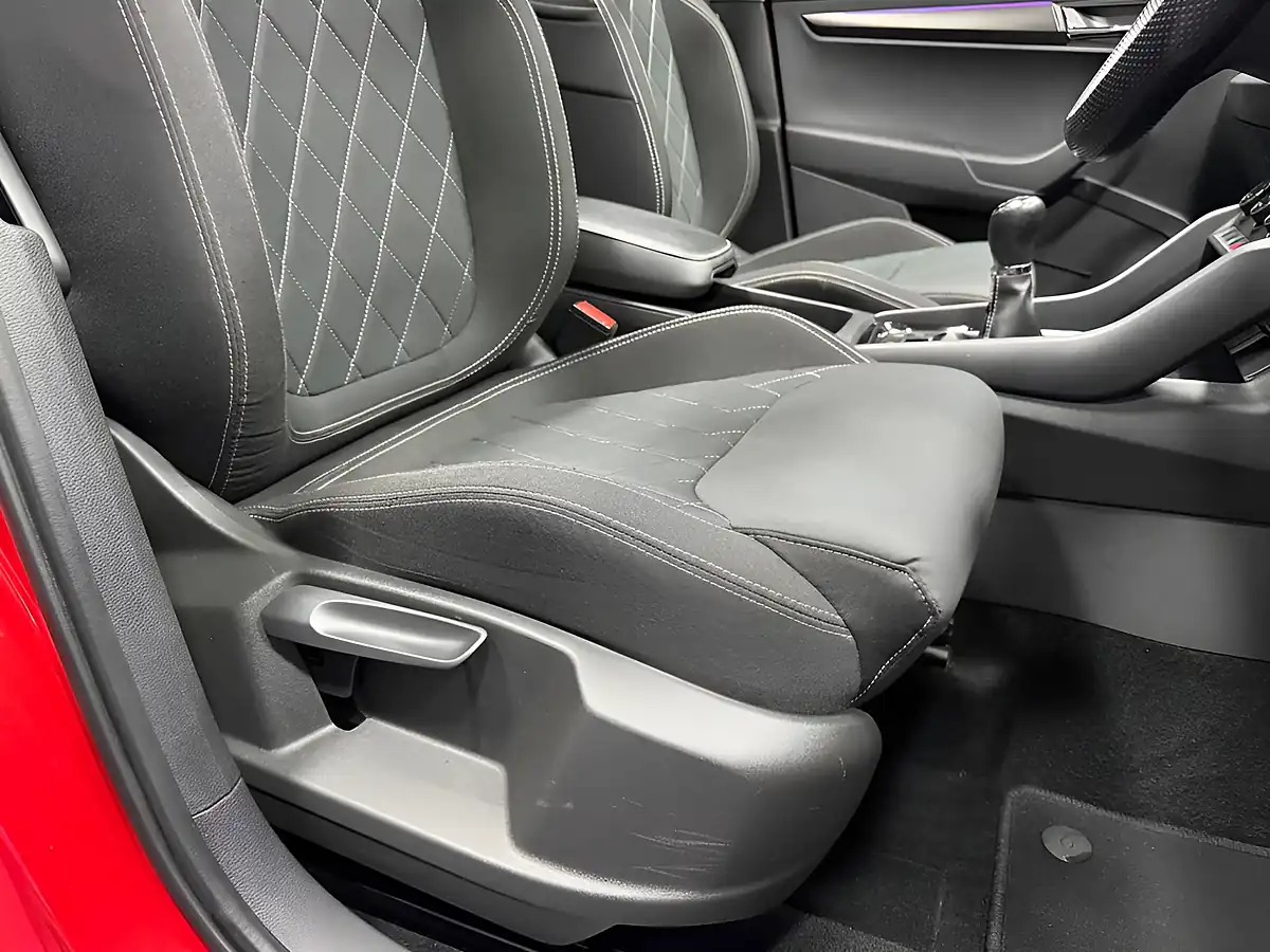 Used 2019 Skoda Karoq Sportline Velvet Red Metallic - Interior and Exterior details 19