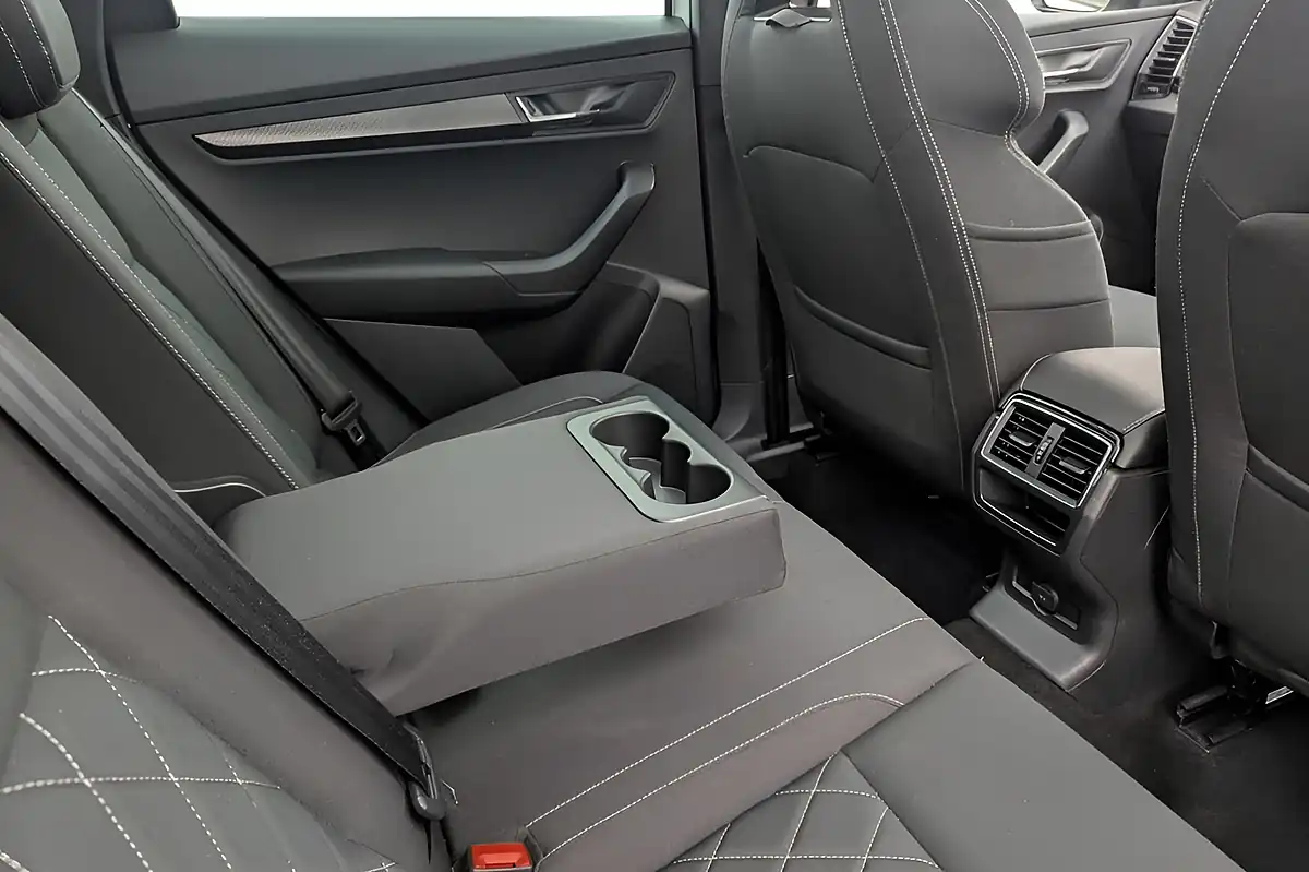 Used 2019 Skoda Karoq Sportline White - Interior and Exterior details 10