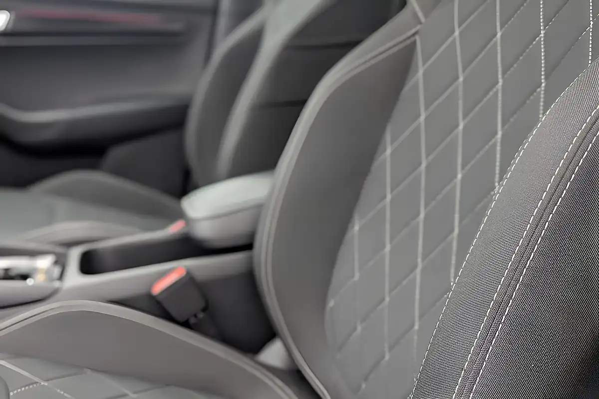 Used 2019 Skoda Karoq Sportline White - Interior and Exterior details 13