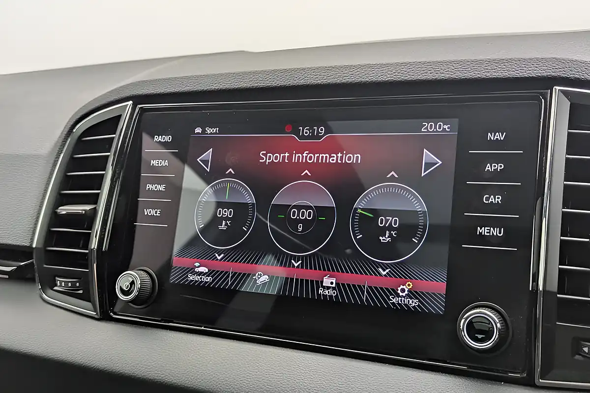 Used 2019 Skoda Karoq Sportline White - Interior and Exterior details 14