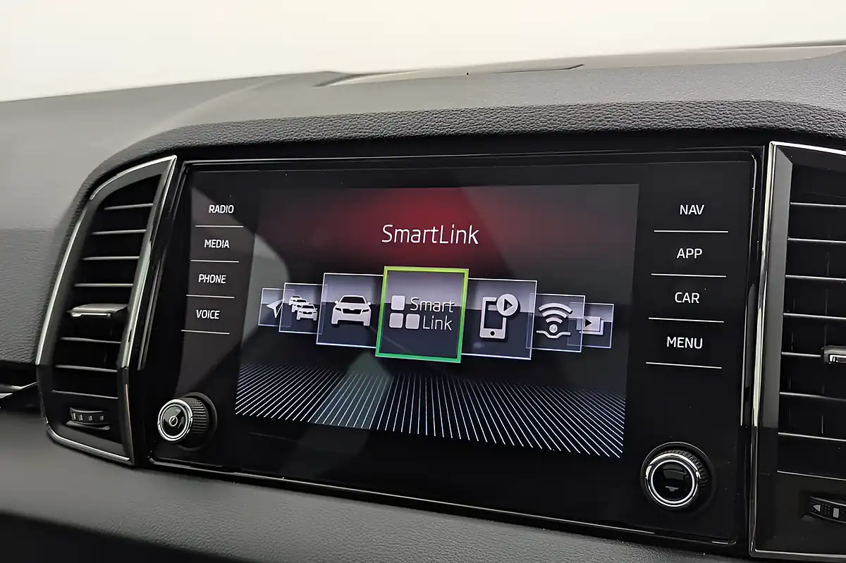 Used 2019 Skoda Karoq Sportline White - Interior and Exterior details 15