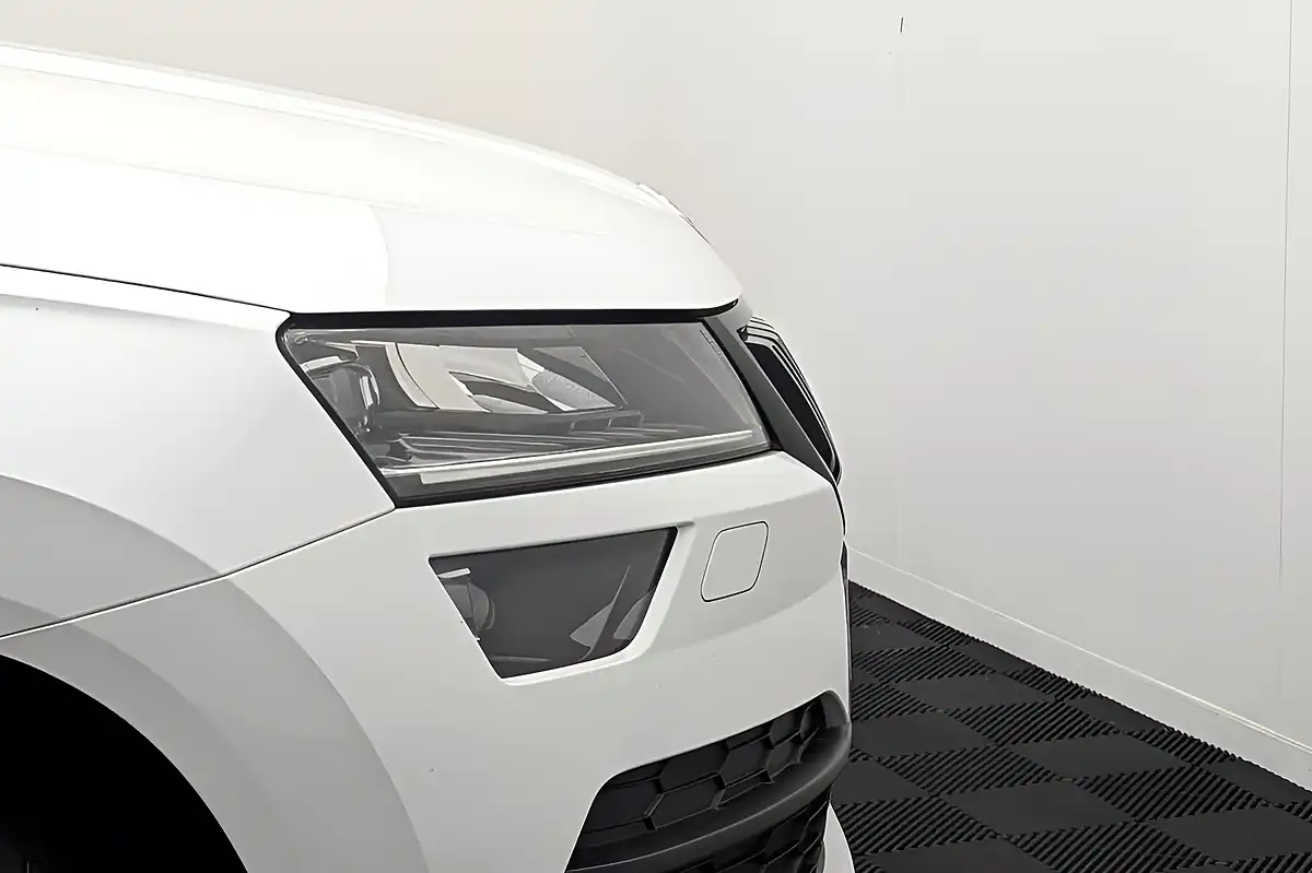 Used 2019 Skoda Karoq Sportline White - Interior and Exterior details 17