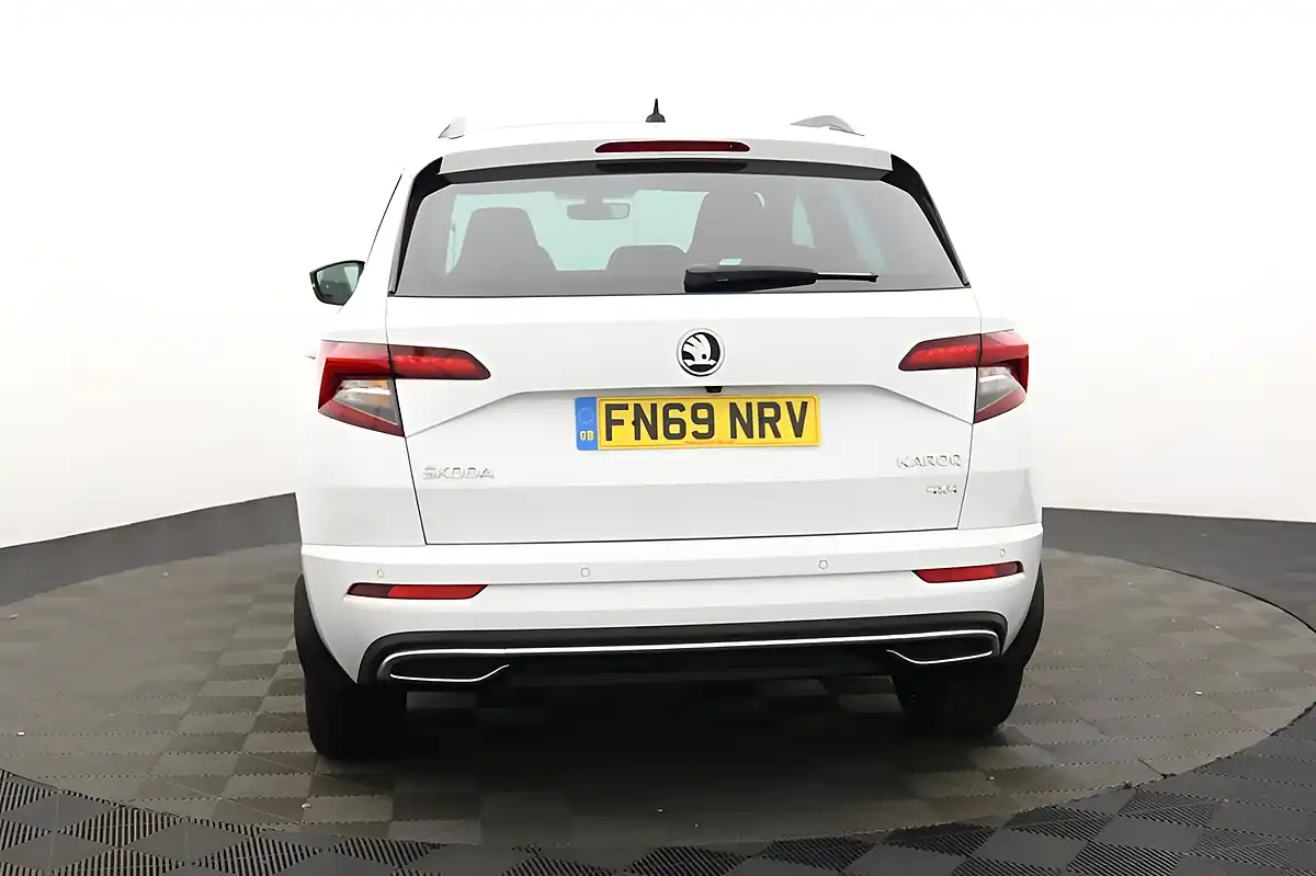Used 2019 Skoda Karoq Sportline White - Interior and Exterior details 4