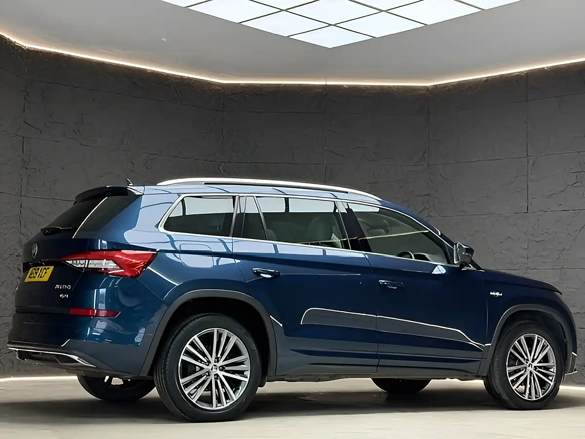 Used 2019 Skoda Kodiaq Laurin & Klement Petrol Blue - Interior and Exterior details 10