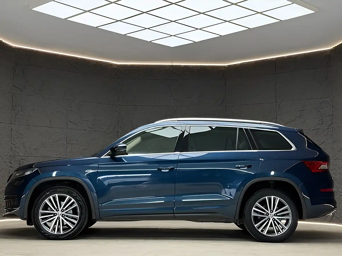 Used 2019 Skoda Kodiaq Laurin & Klement Petrol Blue - Interior and Exterior details 6