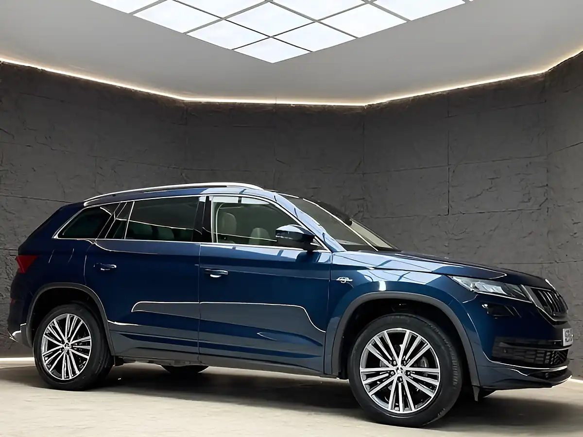 Used 2019 Skoda Kodiaq Laurin & Klement Petrol Blue - Interior and Exterior details 8