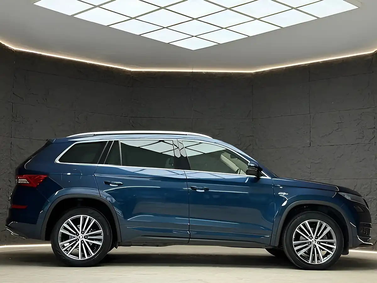 Used 2019 Skoda Kodiaq Laurin & Klement Petrol Blue - Interior and Exterior details 9