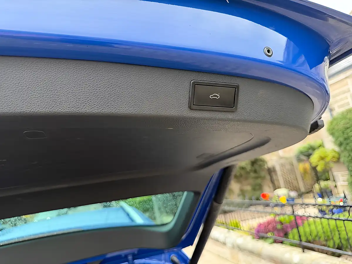 Used 2019 Skoda Kodiaq Scout Energy Blue - Interior and Exterior details 19