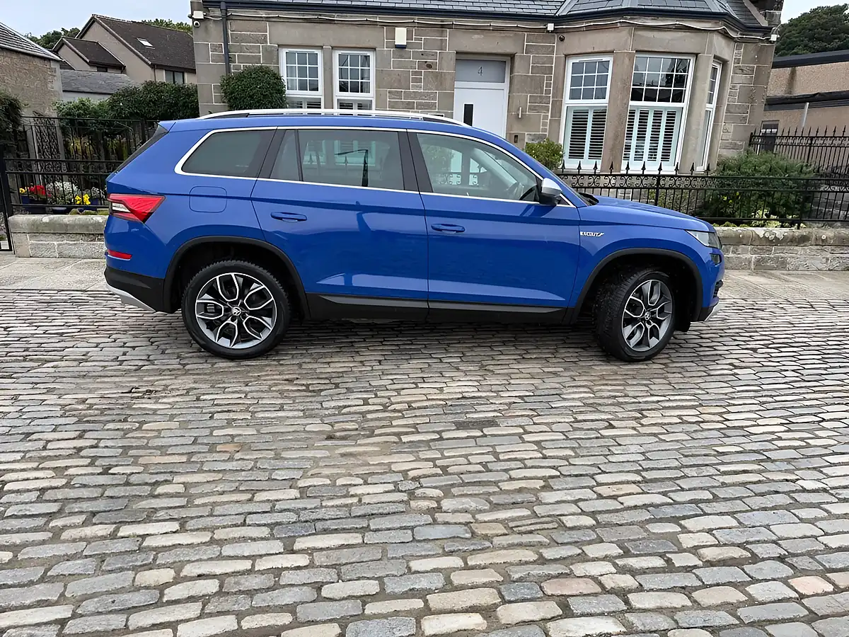 Used 2019 Skoda Kodiaq Scout Energy Blue - Interior and Exterior details 6