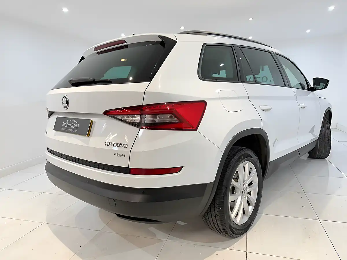 Used 2019 Skoda Kodiaq Se White - Interior and Exterior details 11