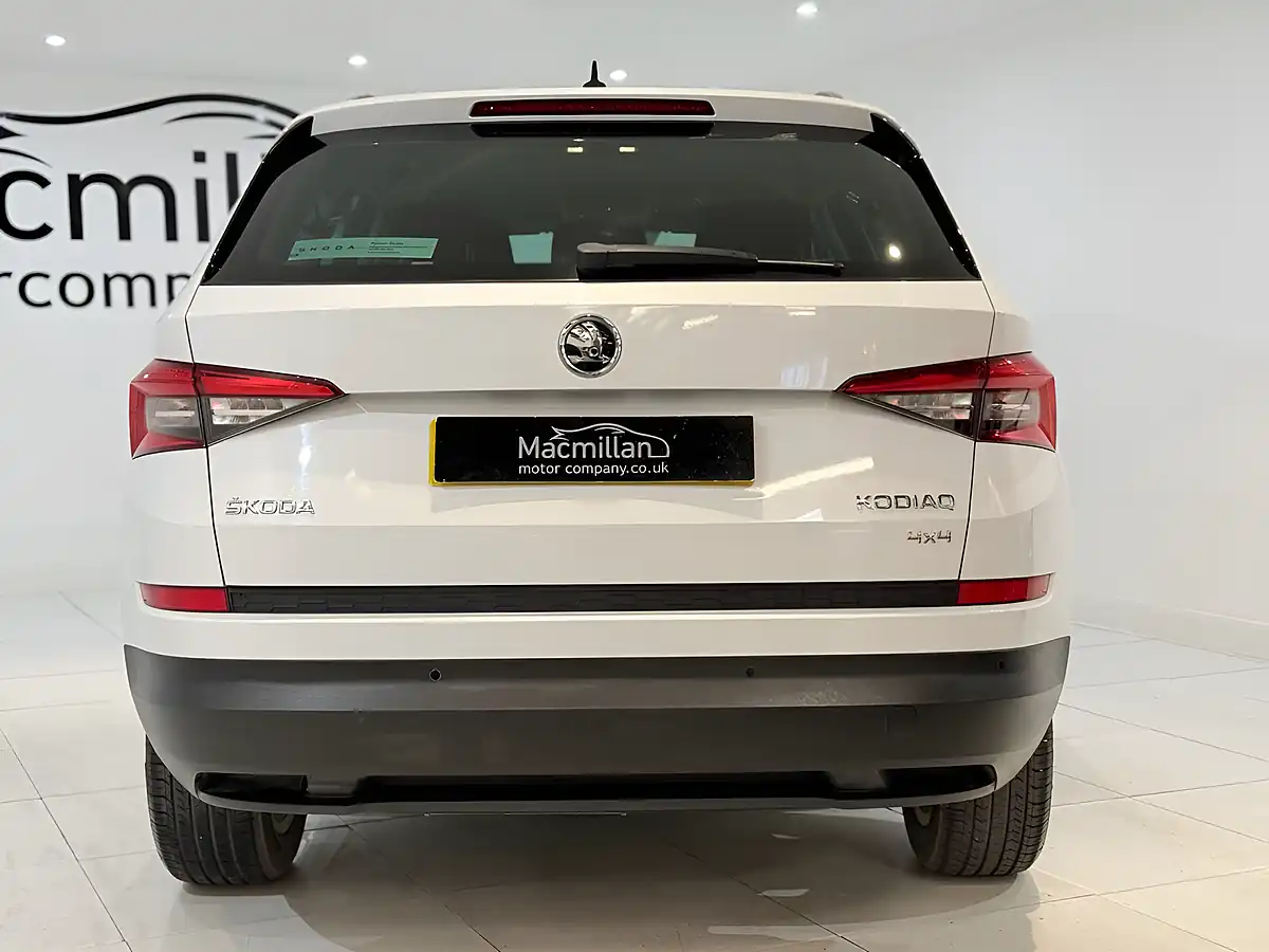 Used 2019 Skoda Kodiaq Se White - Interior and Exterior details 12