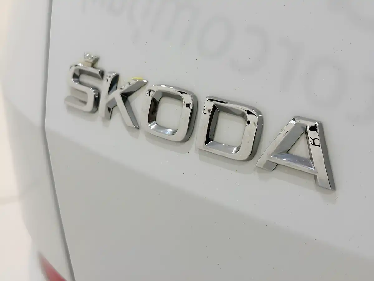 Used 2019 Skoda Kodiaq Se White - Interior and Exterior details 16