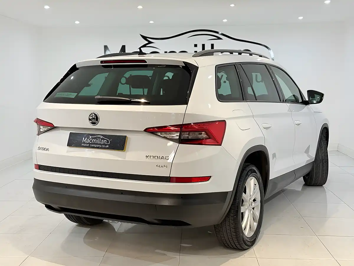 Used 2019 Skoda Kodiaq Se White - Interior and Exterior details 9