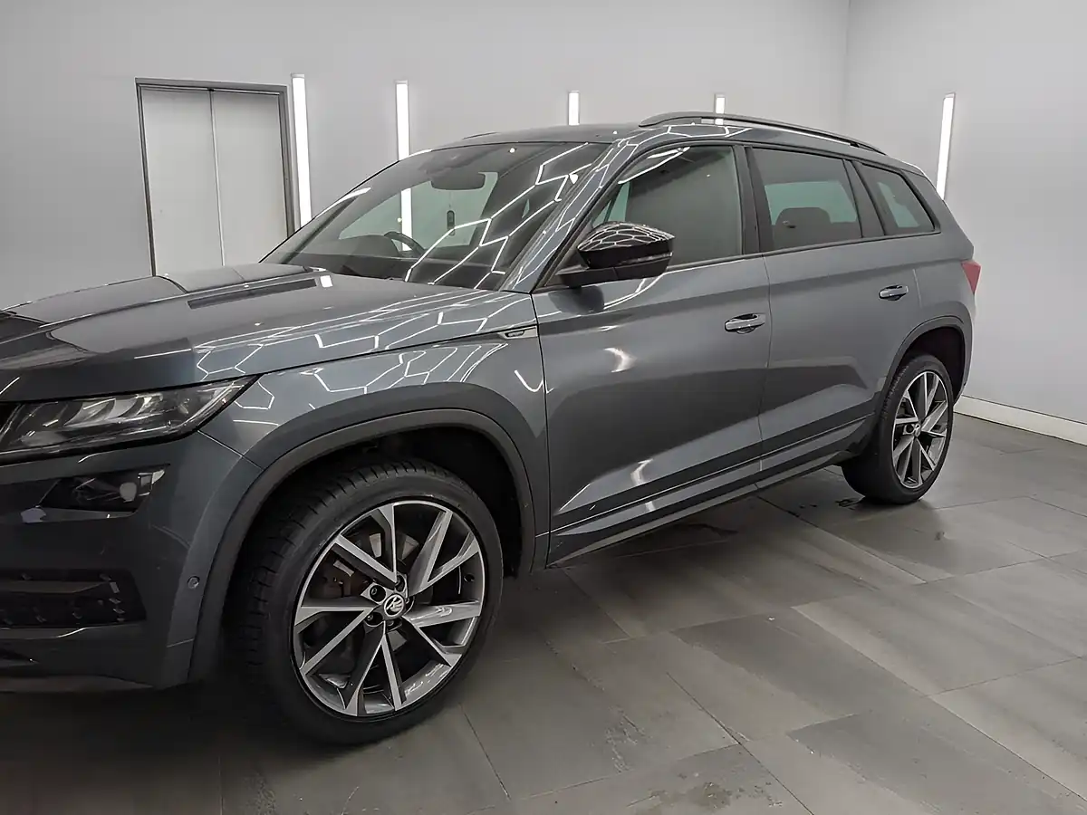 Used 2019 Skoda Kodiaq Sportline Meteor Grey - Interior and Exterior details 3