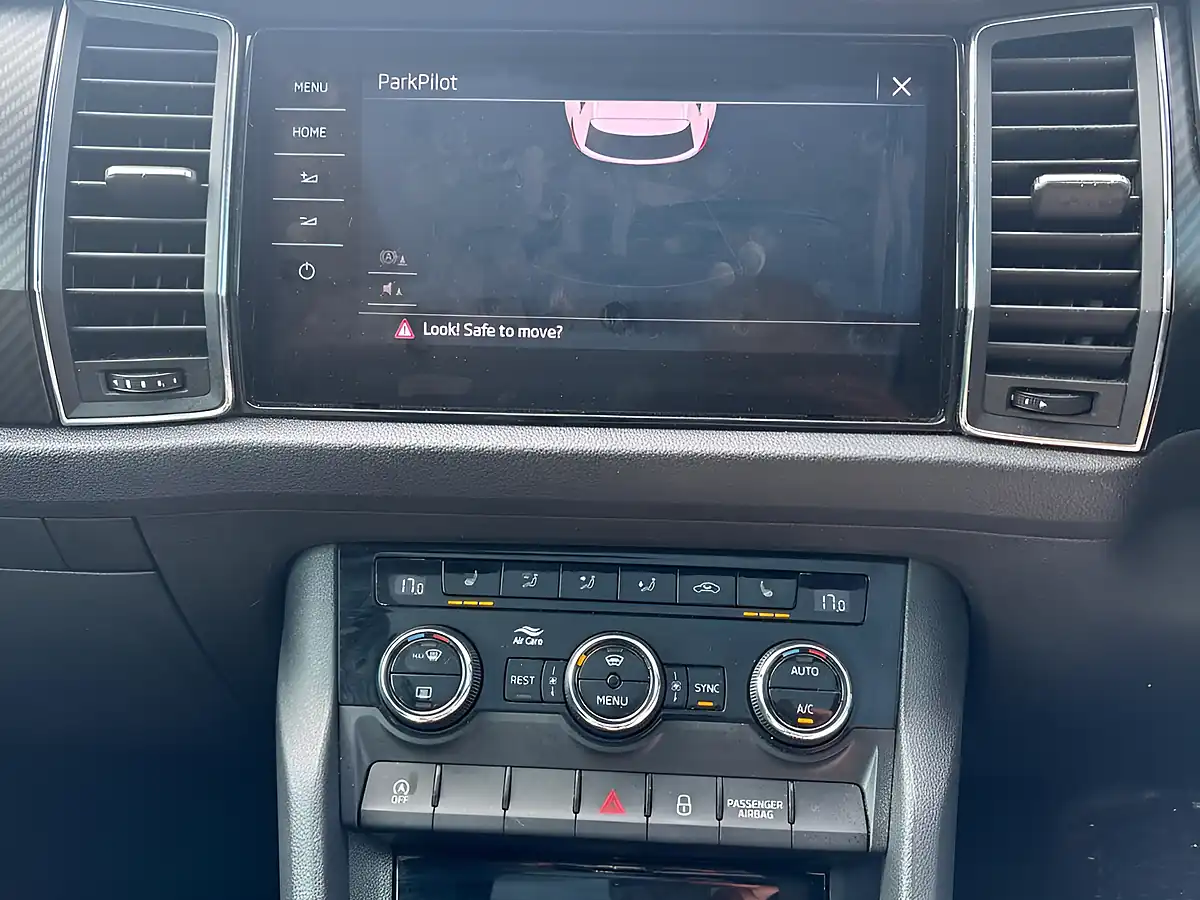 Used 2019 Skoda Kodiaq Sportline Moon White - Interior and Exterior details 13