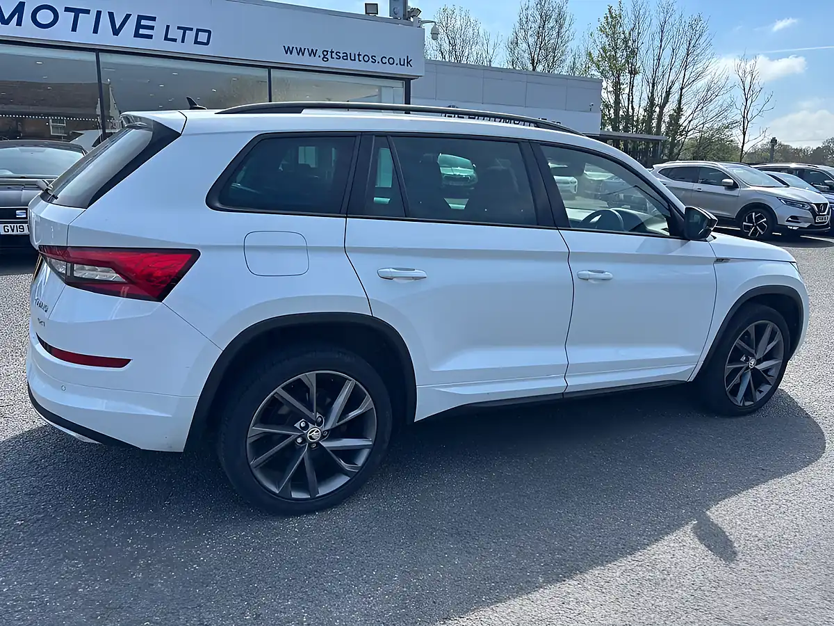 Used 2019 Skoda Kodiaq Sportline Moon White - Interior and Exterior details 18