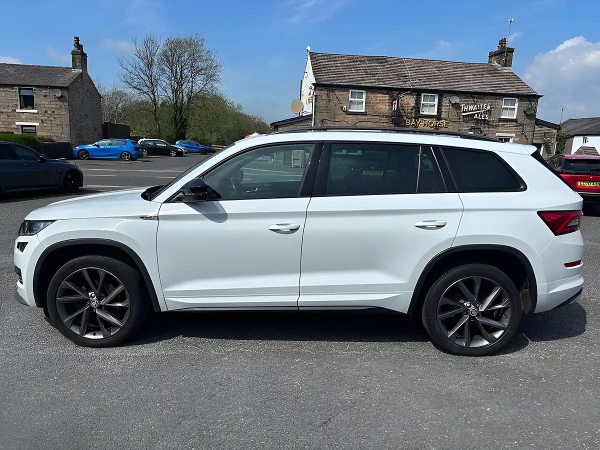 Used 2019 Skoda Kodiaq Sportline Moon White - Interior and Exterior details 7