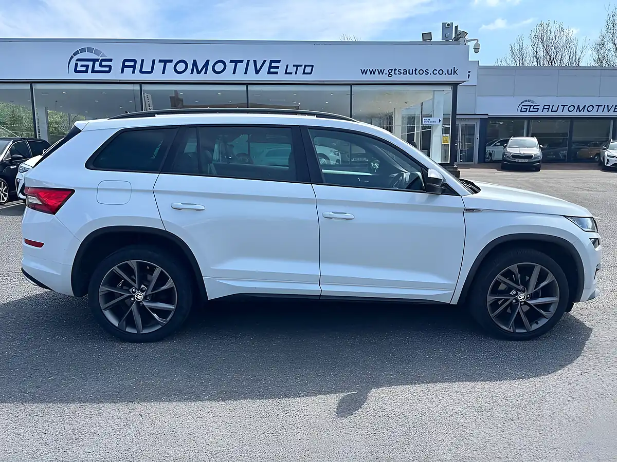 Used 2019 Skoda Kodiaq Sportline Moon White - Interior and Exterior details 9