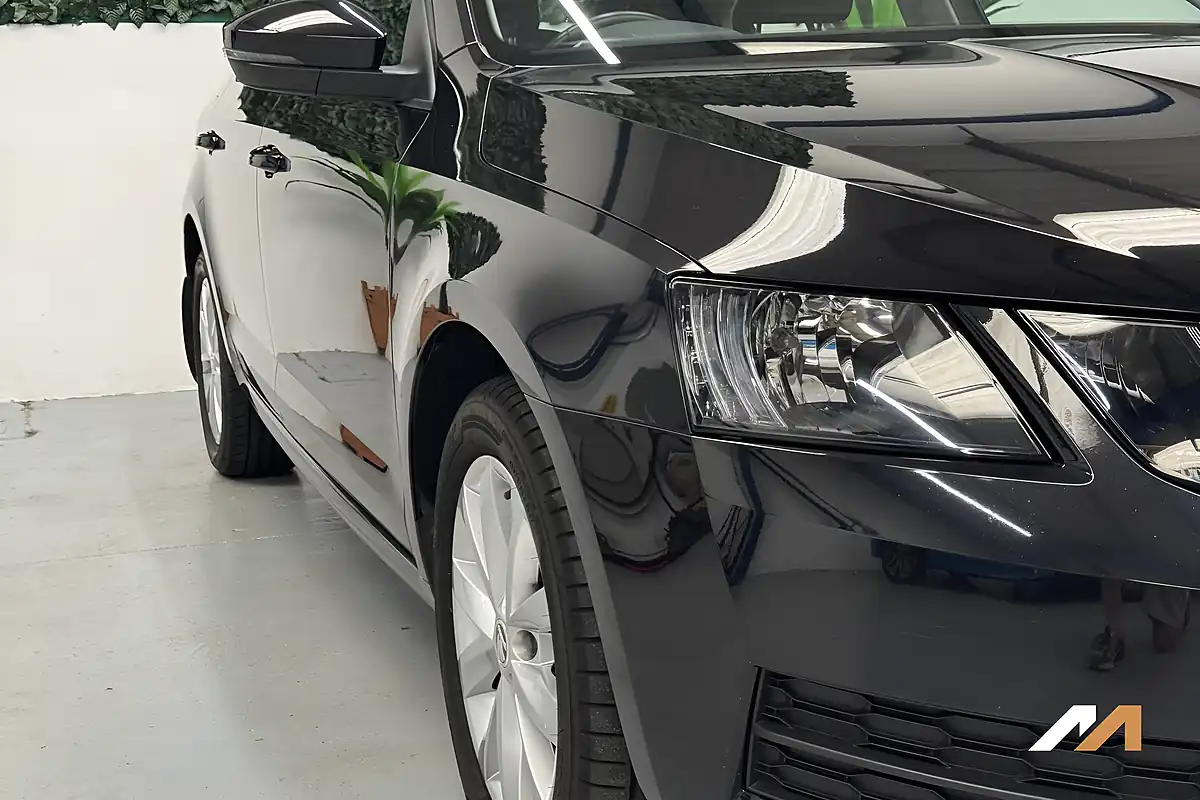 Used 2019 Skoda Octavia S Black - Interior and Exterior details 11