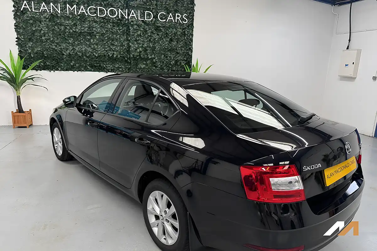 Used 2019 Skoda Octavia S Black - Interior and Exterior details 14