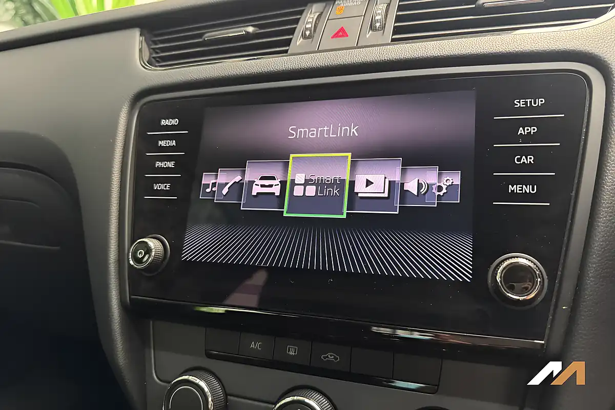 Used 2019 Skoda Octavia S Black - Interior and Exterior details 17