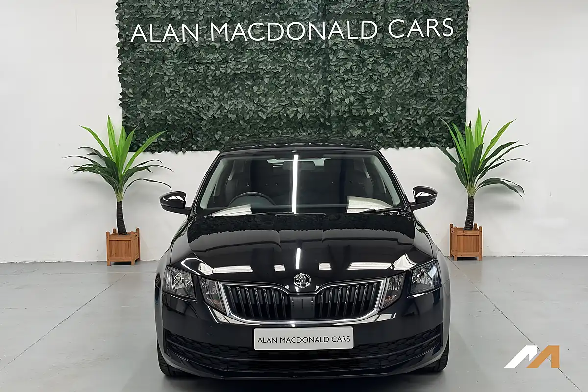 Used 2019 Skoda Octavia S Black - Interior and Exterior details 6