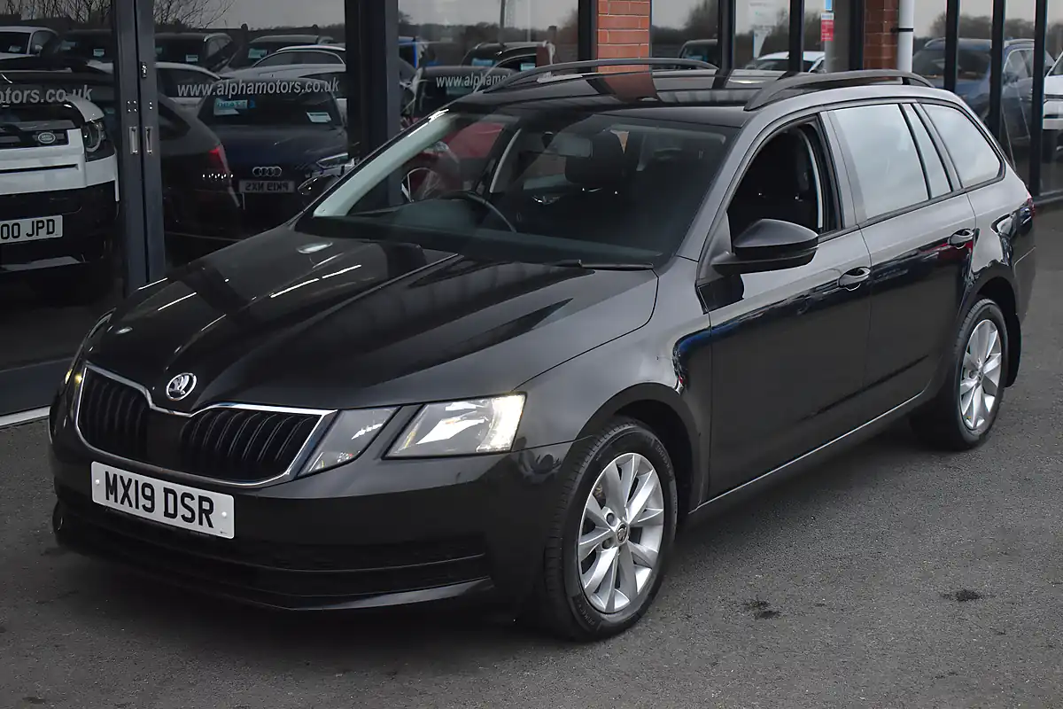 Used 2019 Skoda Octavia S Black - Interior and Exterior details 10