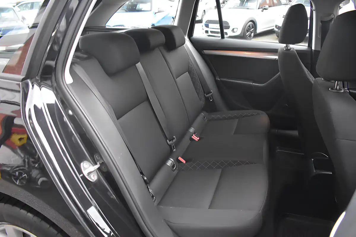 Used 2019 Skoda Octavia S Black - Interior and Exterior details 12