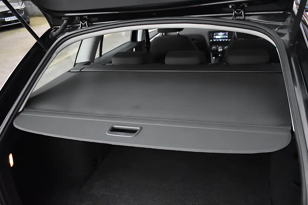 Used 2019 Skoda Octavia S Black - Interior and Exterior details 15