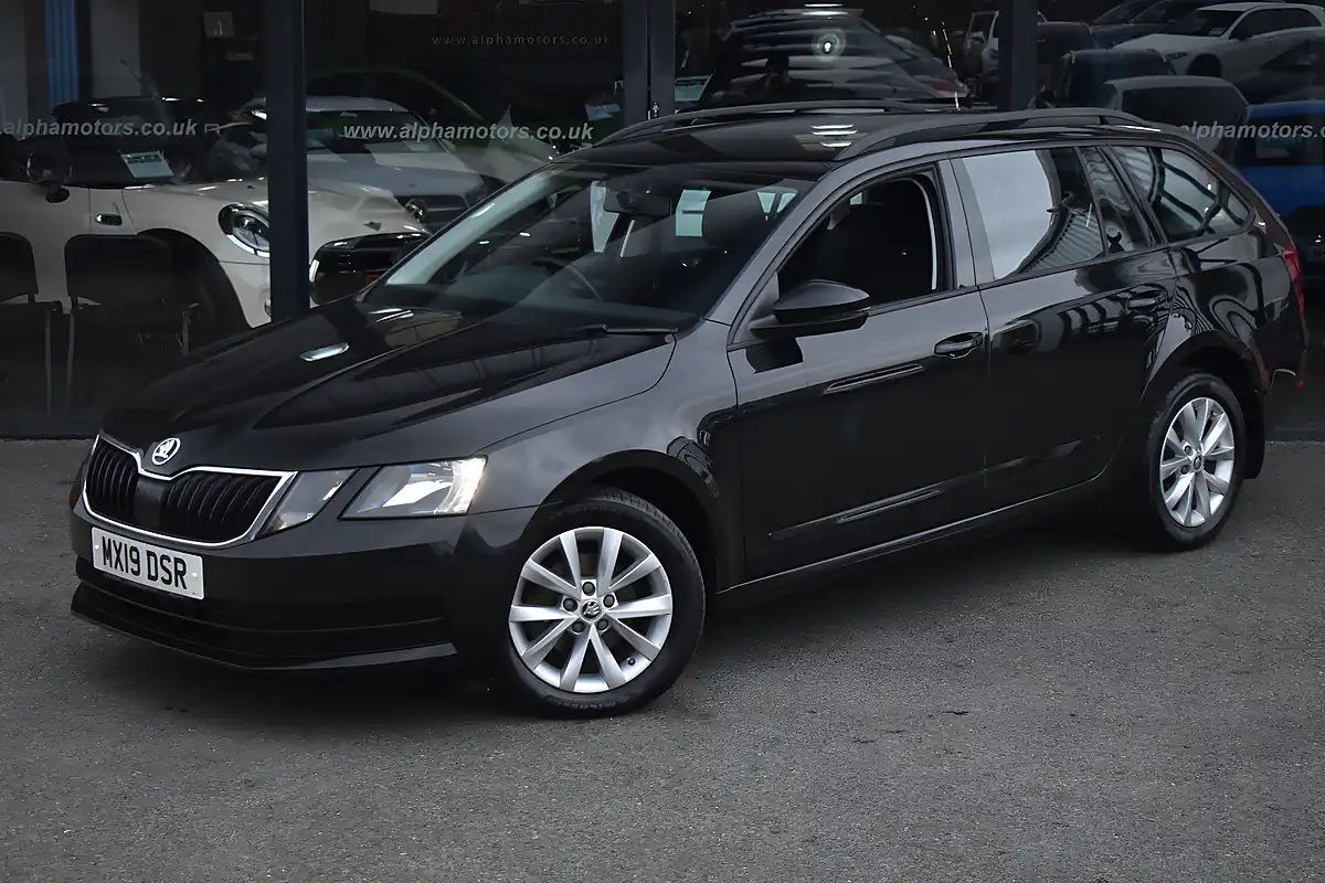 Used 2019 Skoda Octavia S Black - Interior and Exterior details 3
