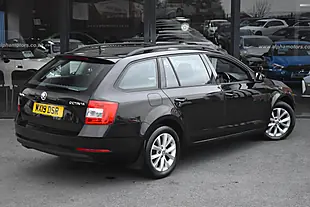 Used 2019 Skoda Octavia S Black - Interior and Exterior details 4