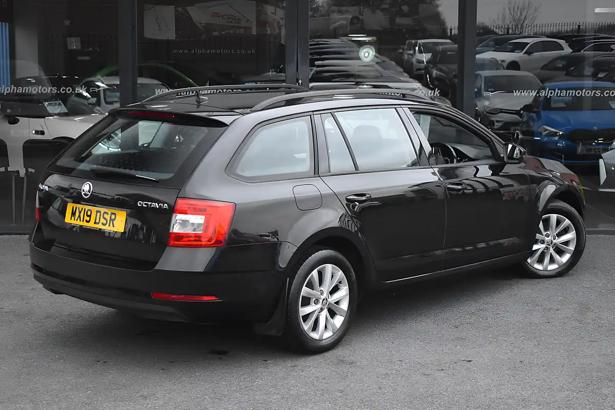 Used 2019 Skoda Octavia S Black - Interior and Exterior details 4